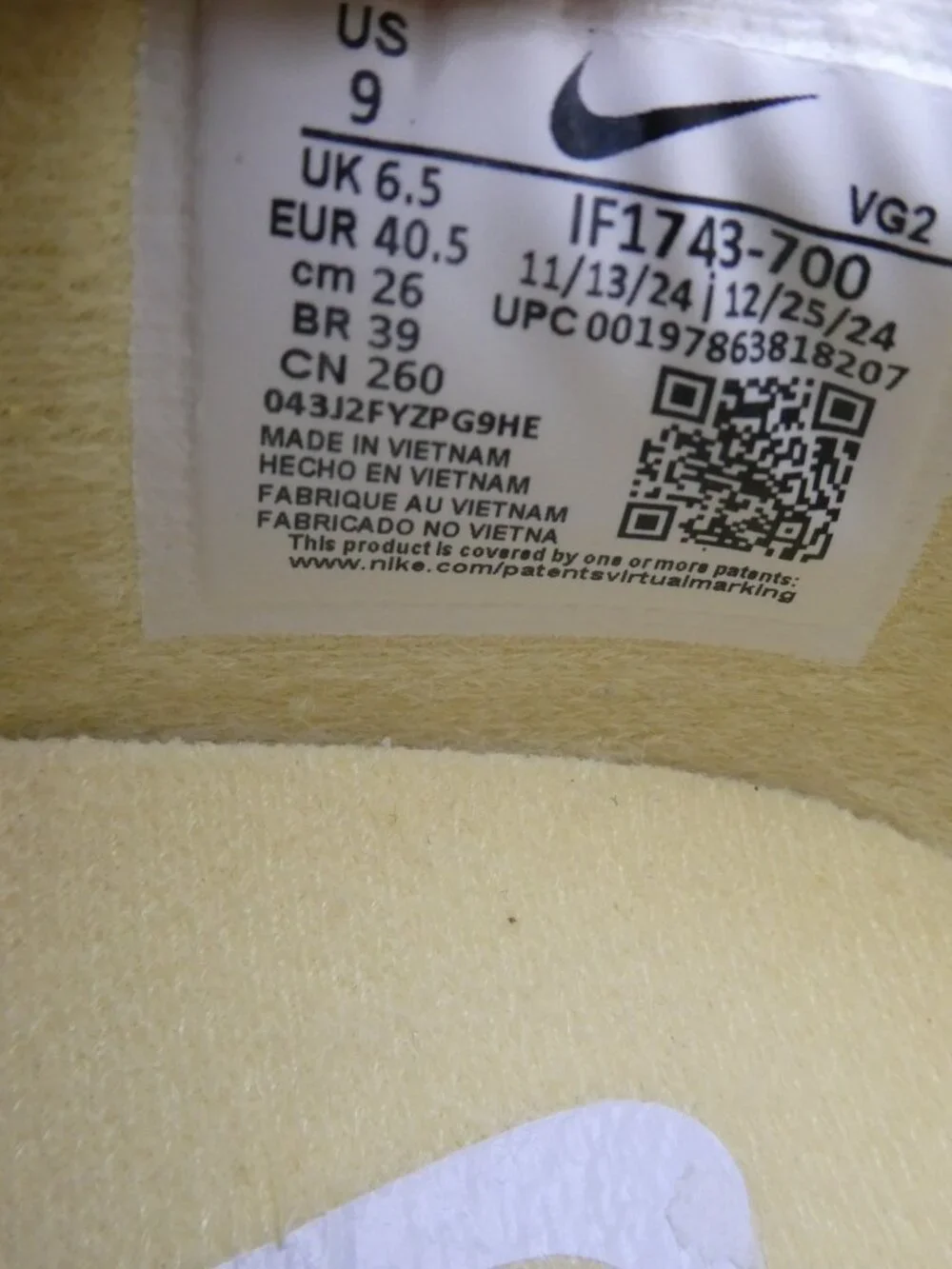 Nike Women’s Sneakers IF1743‑700 Size 9 Yellow Athletic Running Shoes - Picture 10 of 10
